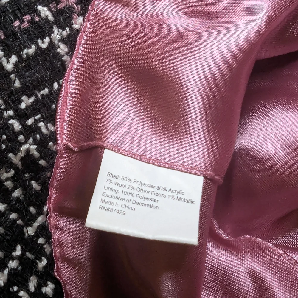 Elegant Tweed Bucket Hat with Pink Ribbon - Picture 4 of 4